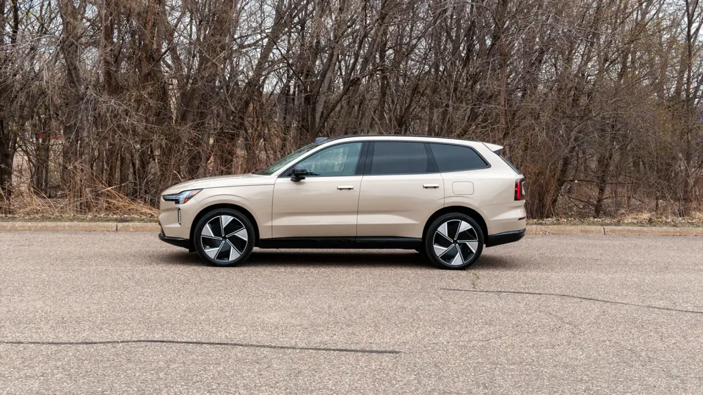 Volvo EX90